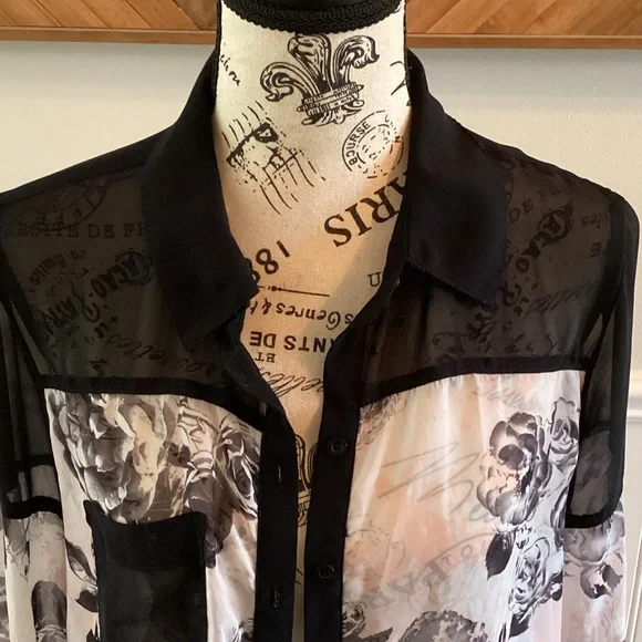 Buffalo Floral Blouse - Picture 2 of 5